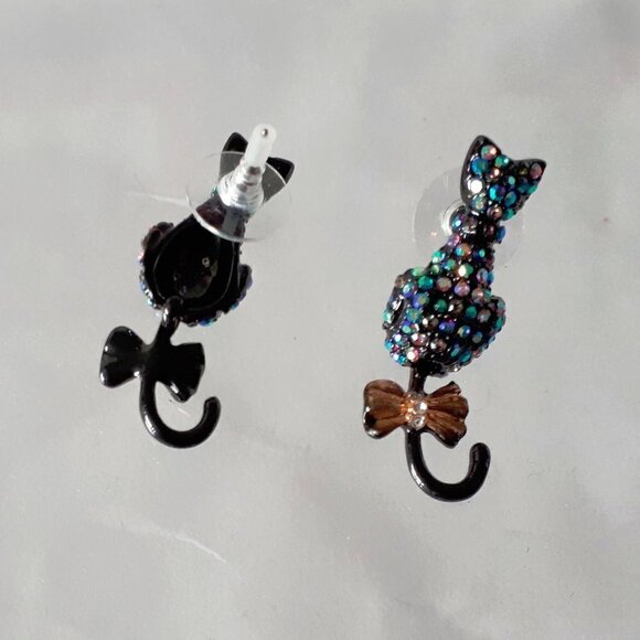 NWT Betsey Johnson rhinestone cat earrings - Picture 8 of 8